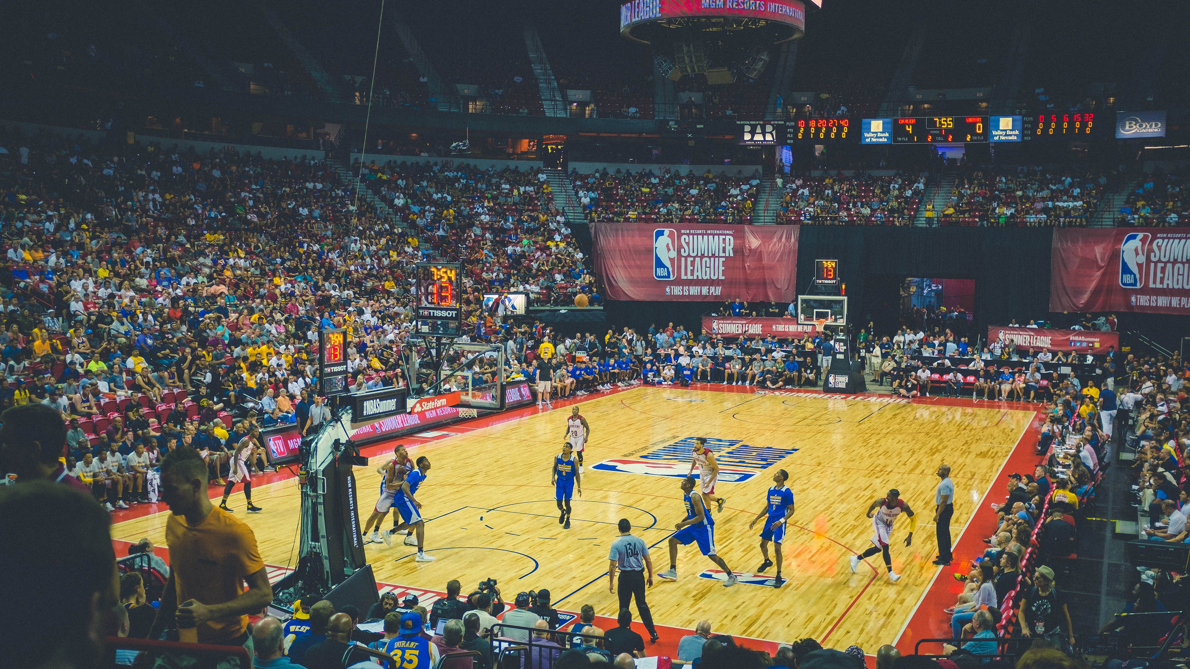 最佳守门员：谁是本赛季防守最犀利的球员？，最佳守门员奖杯